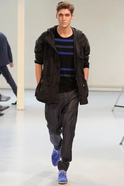 Look 14
